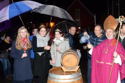 Die Eröffnung des Martinus-Fests 2019, mit der damaligen Weinprinzessin Marie Becker (zweite von links) 