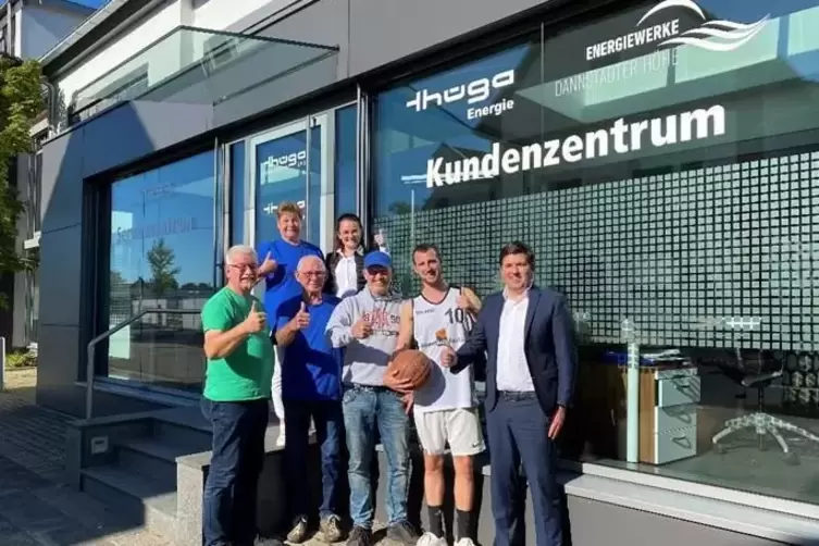 Der Vereinswettbewerb der Thüga Energie sorgte in Rheinland-Pfalz für strahlende Gesichter: Joachim Hirl (li.) vom TV Lustadt na