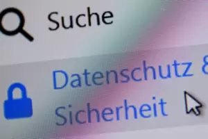 Die Kreisverwaltung hat bisher keine Kenntnis darüber, dass Daten von Kreisbürgern im Darknet, einem versteckten Teil des Intern
