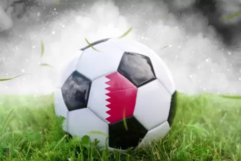 Am 20. November beginnt die umstrittene Fußball-WM in Katar. Der DFB will sich dort auch, wenn nötig, zu Menschenrechtsfragen äu