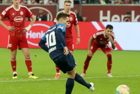 Entscheidung: Philipp Klement erzielt den FCK-Siegtreffer in der 97. Minute – zu viel für die Fortuna-Fans.