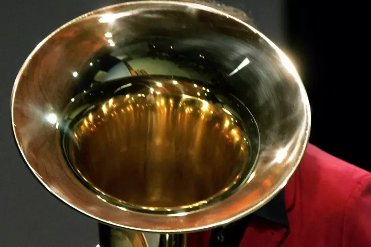 Die Instrumente, im Bild eine Tuba, können geliehen werden.