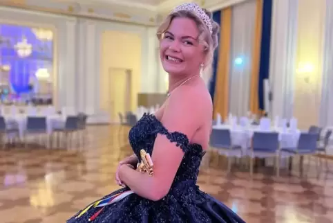 Stadtprinzessin Marie-Sophie I. beim Krönungsball im Casino der BASF.