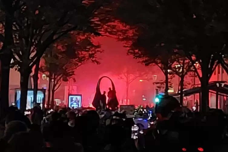 Tolle Atmosph&auml;re in der Bismarckstra&szlig;e.