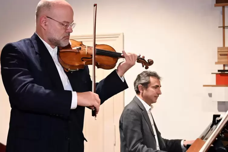 Das Duo Schmidt und Filioglo beim Konzert in Neustadt. 