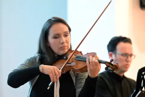 Musizieren in der Synagoge: Maria Azova und Adi Bar.