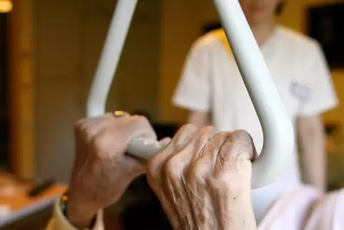 Die Ansprüche von Pflegebedürftigen und Pflegepersonal haben sich durch den demografischen Wandel stark verändert. 