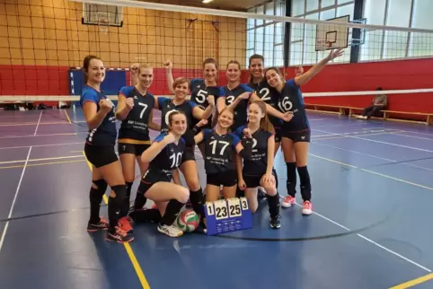 Voller Selbstvertrauen präsentieren sich hier die Volleyballerinnen der TuS Alsenz. Am Wochenende mussten sie sich aber in Stade