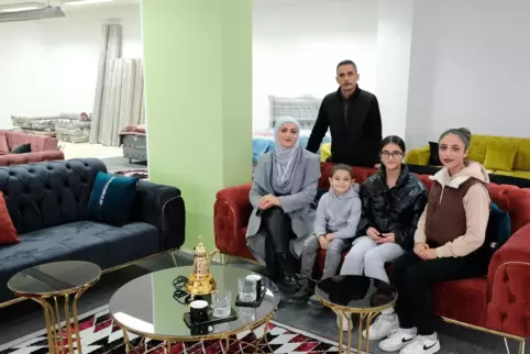 Dima Makhmalji, ihr Mann Hassan Hendi sowie die Kinder Ali, Sohad und Soaad Hendi (v.l).