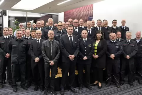 Gruppenbild mit Dame: die Ausgezeichneten mit OB Jutta Steinruck.