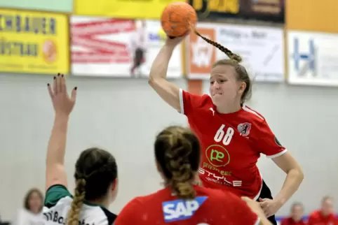 Torgefährlich: Rebecca Brecht. 