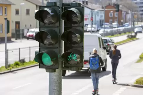 Ampelschaltungen umzuprogrammieren ist mit einigem Aufwand verbunden und nicht mit einem Mausklick zu erledigen, erklären die zu