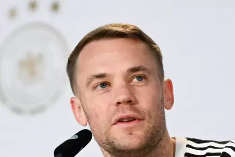 Manuel Neuer will ungeachtet möglicher Sanktionen durch die FIFA im WM-Auftaktspiel gegen Japan die Kapitänsbinde mit dem One-Lo