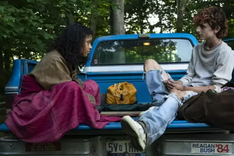 Taylor Russell McKenzie als Maren Yearly und Timothee Chalamet als Lee in einer Szene des Films «Bones and All»