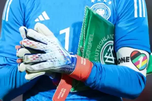Manuel Neuer mit der „One Love“-Kapitänsbinde. 