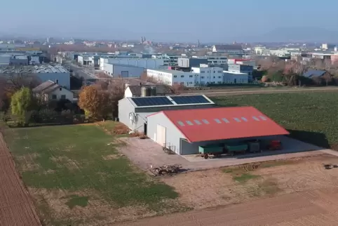 Der Landwirtschaftsbetrieb Saatzucht Schmidt liegt mitten im künftigen Gewerbegebiet. 