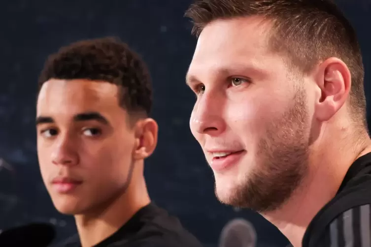 Niklas S&uuml;le (rechts) und Jamal Musiala.