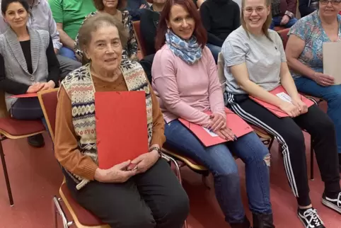 An ihrem Weißen Sonntag ist Gertrud Hoffmann (links vorne) in den Rülzheimer Kinderchor eingetreten, ehe sie später nach Knittel