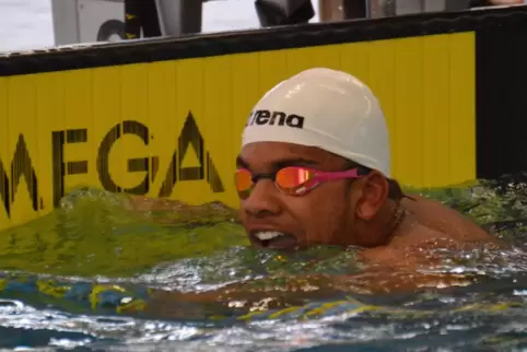 Michael Raje fischte Gold, Silber und Bronze aus dem Becken der Wuppertaler Schwimmoper. Über 100 Meter Brust wurde der Zweibrüc Michael Raje fischte Gold, Silber und Bronze aus dem Becken der Wuppertaler Schwimmoper. Über 100 Meter Brust wurde der Zweibrüc