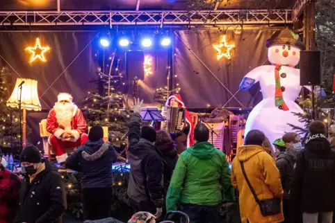 Kam im vergangenen Jahr gut an: der Weihnachtsmarkt im Park des Hauses Isenburg.