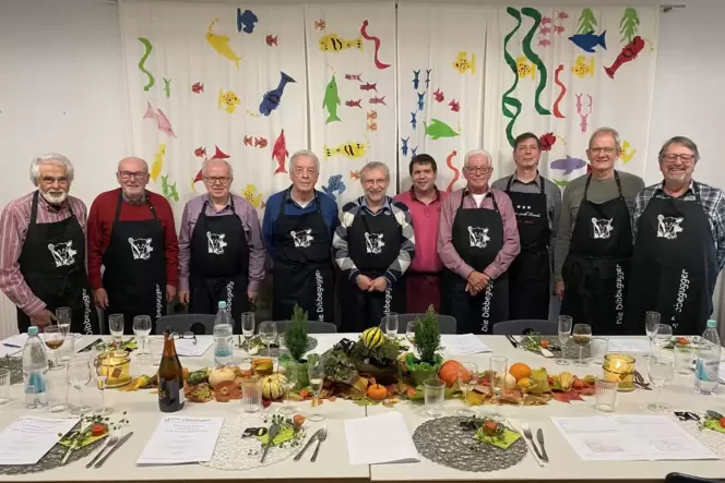 »Die Dibbegugger« beim Jubiläum (v.li.): Dieter Heinrich, Jürgen Dietrich, Günter Blaum, Udo Michel, Christian Tschoepke, René H »Die Dibbegugger« beim Jubiläum (v.li.): Dieter Heinrich, Jürgen Dietrich, Günter Blaum, Udo Michel, Christian Tschoepke, René H
