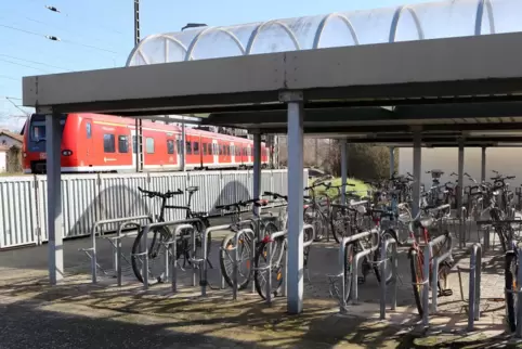 Am Germersheimer Bahnhof soll es noch mehr Abstellmöglichkeiten für Räder geben. 