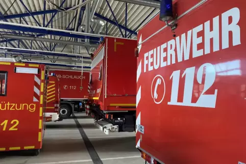 Ein Blick in die große Fahrzeughalle der Feuerwache. Ein Blick in die große Fahrzeughalle der Feuerwache.