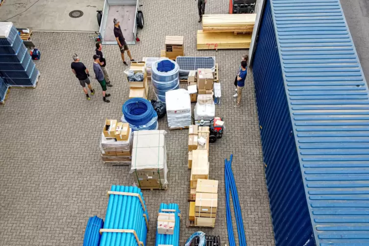 Der Container beim Beladen in St. Martin. 