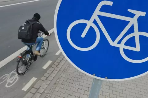 Pendler aus dem Landkreis und die Oggersheimer sollen mit einem neuen Radweg besser vorankommen.