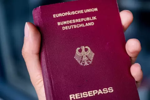 Soll künftig früher an Integrationswillige vergeben werden als bisher: der deutsche Pass. 