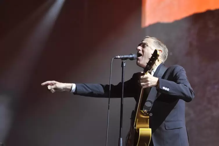 Bryan Adams bei seinem Auftritt 2018 in der SAP-Arena. Beim aktuellen Auftritt bestand das Management des Sängers darauf, dass w