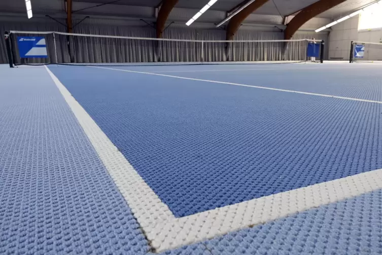 In der Halle des BASF-TC in Ludwigshafen liegt schon ein Kunststoffbelag. Der TC Schifferstadt will nachziehen.