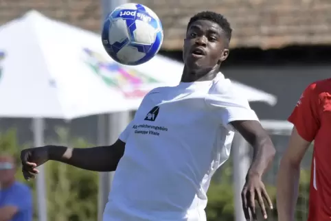 Martin Amoako traf zwar noch zum 2:3 für Fußgönheim, mehr war in Bingen aber nicht drin. 