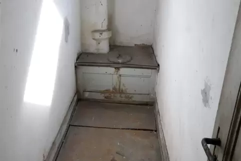 E Toilett in de Wohnung war frieher e unanstännischie Sach. 
