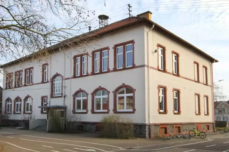 Die Grundschule Iggelheim soll eine neue Heizung bekommen. Dafür sind im Haushalt 400.000 Euro eingeplant.
