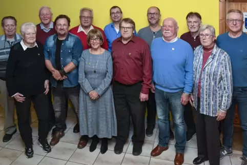Beim Ehrenabend des SC kamen ganz schön viele Jubilare zusammen. Dabei zeigt unser Foto nur diejenigen, die seit 50 Jahren Mitgl