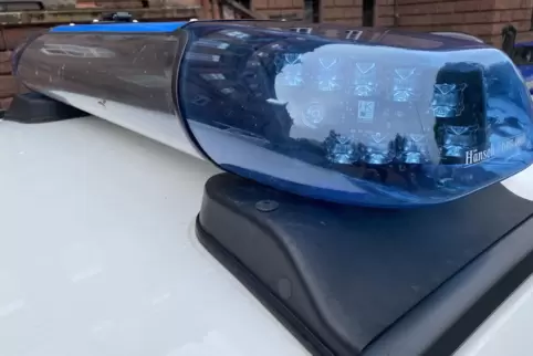 Zeugen werden gebeten, sich bei der Polizei zu melden. 