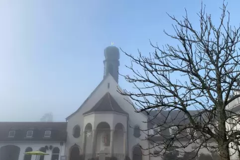 Maria Rosenberg lädt am Wochenende zum Adventsmarkt ein.