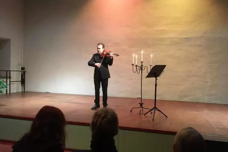 Christian Tetzlaff faszinierte sein Publikum im Von-Busch-Hof. 