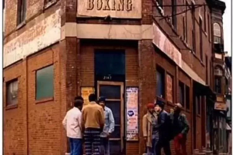Micky&rsquo;s Box-Gym im Kinoklassiker &bdquo;Rocky&ldquo; von 1976, mit Sylvester Stallone (Zweiter von rechts).