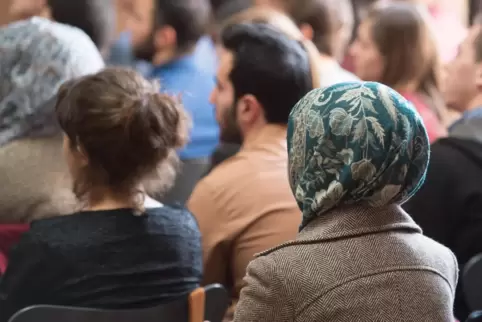 Migranten und Deutsche sollten ohne Vorurteile mehr miteinander reden, meint der neue Dialogbeauftragte der CDU. 