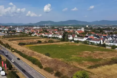 Das Neubaugebiet liegt zwischen der L509 und dem südlichen Ortsrand von Queichheim. 