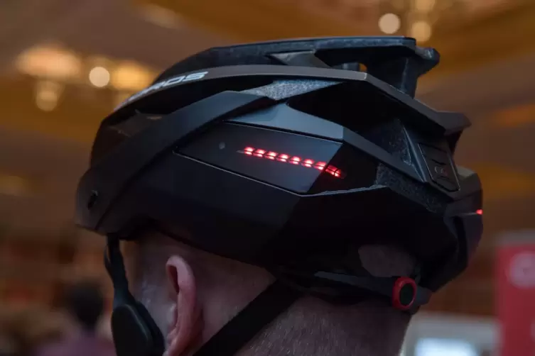 In einigen Helmen steckt viel Technik.