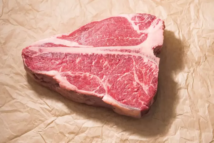 T-Bone Steak ist stark marmoriert.