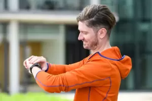 Laufzeit im Blick behalten: Strecke immer neu ans Tempo anpassen.
