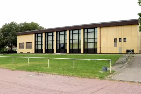 Ist in die Jahre gekommen: Die Büchelberger Mehrzweckhalle.