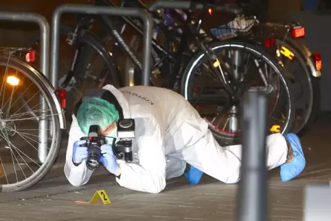 Spurensuche am Tatort: Experten der Kripo waren rund um den Mannheimer Marktplatz im Einsatz. 