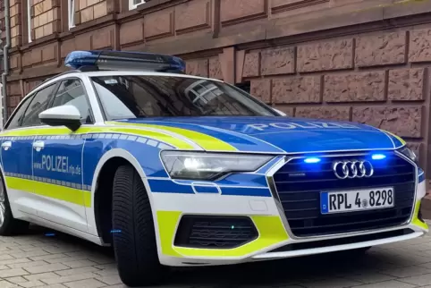 Bei dem einer 25-Jährigen abhanden gekommenen Auto handelt es sich um einen älteren Leihwagen einer Werkstatt. 