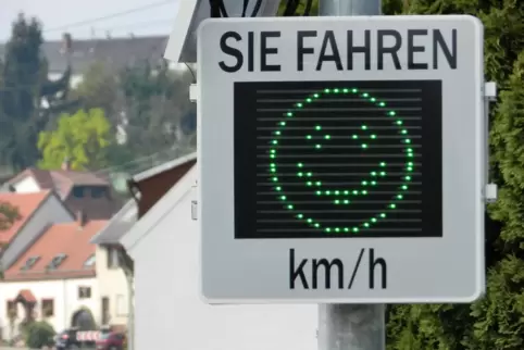 Wir in anderen Orten, soll auch in Hochdorf-Assenheim Autofahrern angezeigt werden, wie schnell sie sind. 