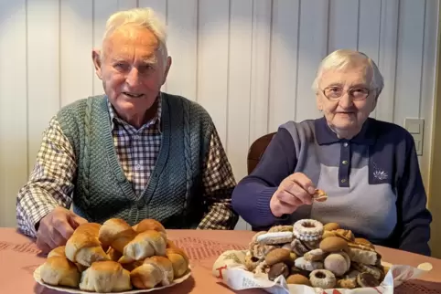 Nicht nur das gemeinsame Backen von Plätzchen schweißt sie seit sechs Jahrzehnten zusammen: Anna-Barbara und ihr Ehemann Josef K